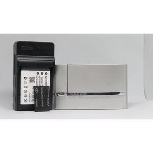 READ Sony Cyber-shot DSC-T30 7.2MP Digital Camera Silver Battery/Charger/Memory